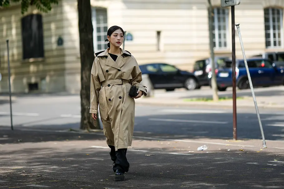 Trenchcoats Herbstmode 2023: Diese 11 Trends und Styling-Ideen versüßen dir das kalte Wetter