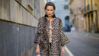 Mode-Herbsttrend 2018: So trägst du Animal Print richtig - Foto: Getty Images/Christian Vierig