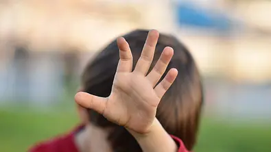 In Herten wurde ein Junge von einer Frau angegriffen. - Foto: energyy/istock