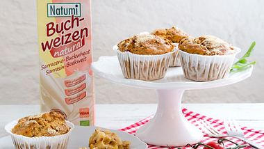 Herzhafte vegane Muffins ganz ohne Milch oder Eier - ein leckerer Party Snack! - Foto: Natumi GmbH