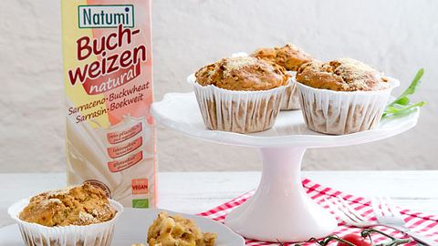 Herzhafte vegane Muffins ganz ohne Milch oder Eier - ein leckerer Party Snack! - Foto: Natumi GmbH