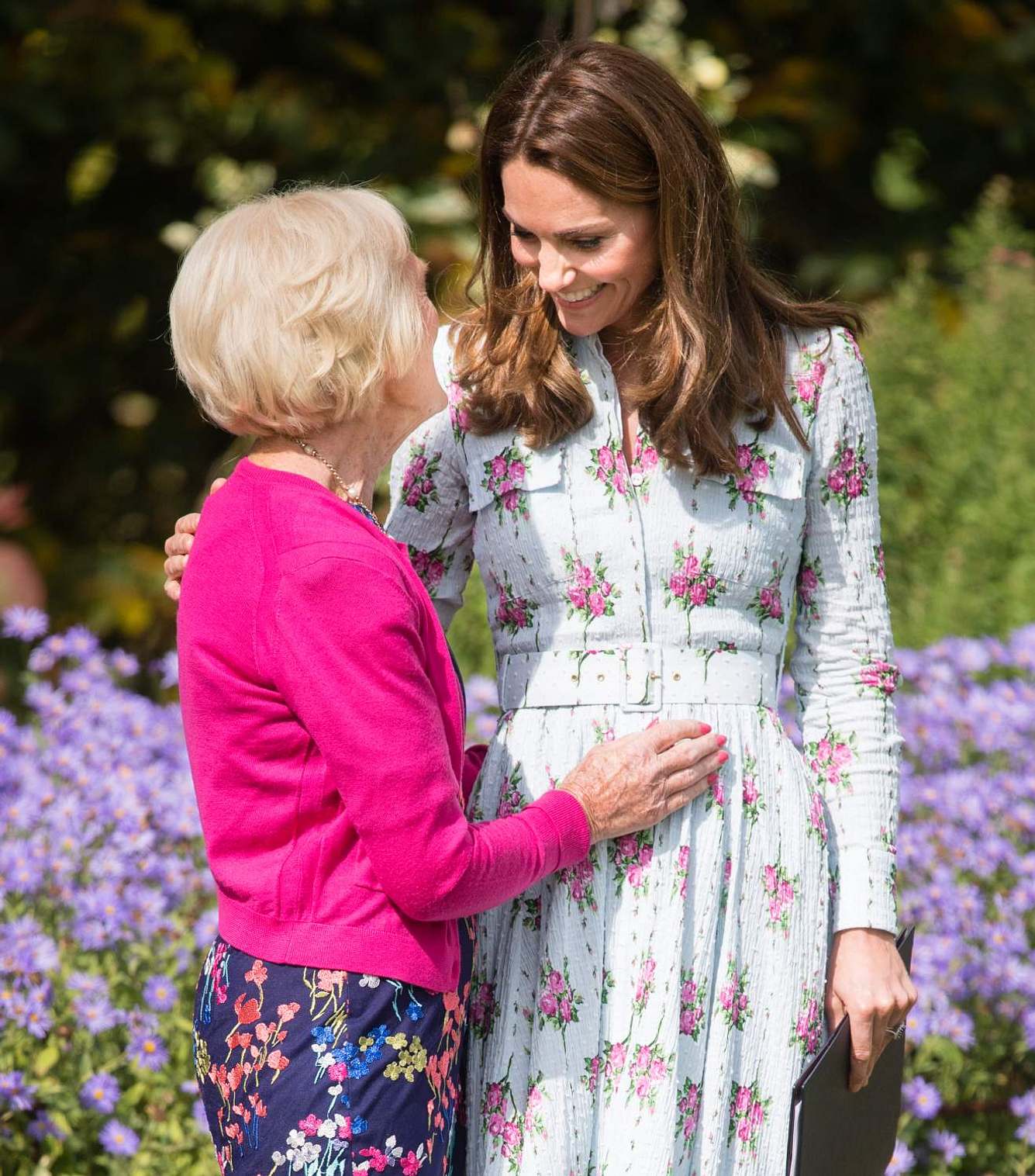 Herzogin Kate: Diese Geste könnte bedeuten, dass sie wieder schwanger ist