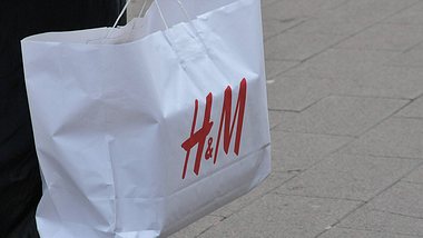 Die Modekette H&M hat nun viele Kunden gegen sich aufgebracht. - Foto: imago images / Dean Pictures