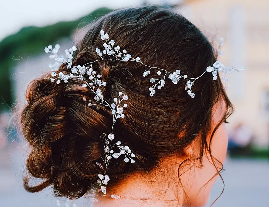 Glamouröse Hochsteckfrisur Hochsteckfrisur Hochzeit: Die schönsten Styles für Bräute (und Gäste)