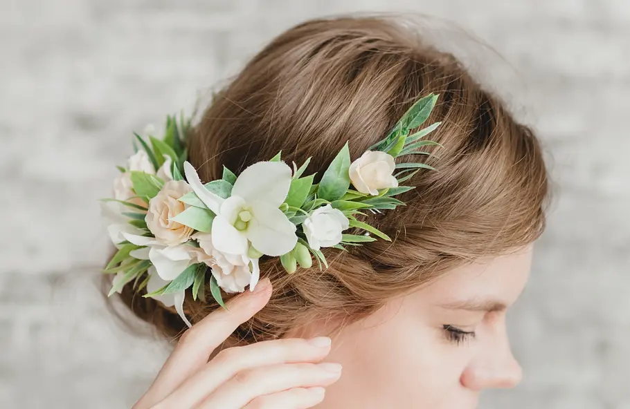 Hochsteckfrisur im Boho-Look Die schönsten Brautfrisuren