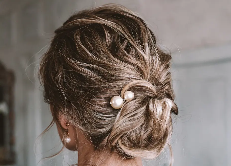 Messy Bun als Brautfrisur Die schönsten Brautfrisuren