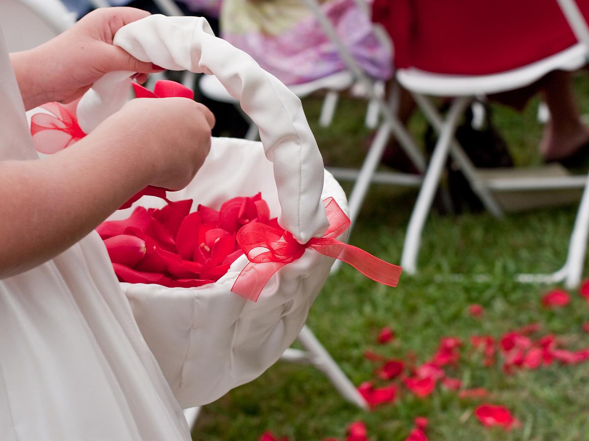 Blumenkinder sind vor allem bei kirchlichen Trauungen mit von der Partie.