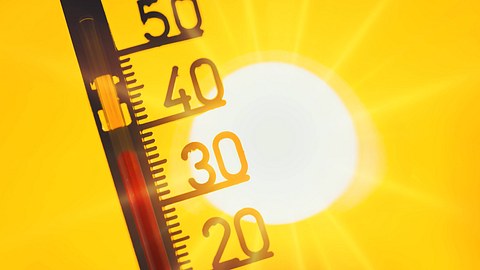 Höllenhitze kommt: Hier wird es bis 48 Grad heiß - Foto: IMAGO / Christian Ohde