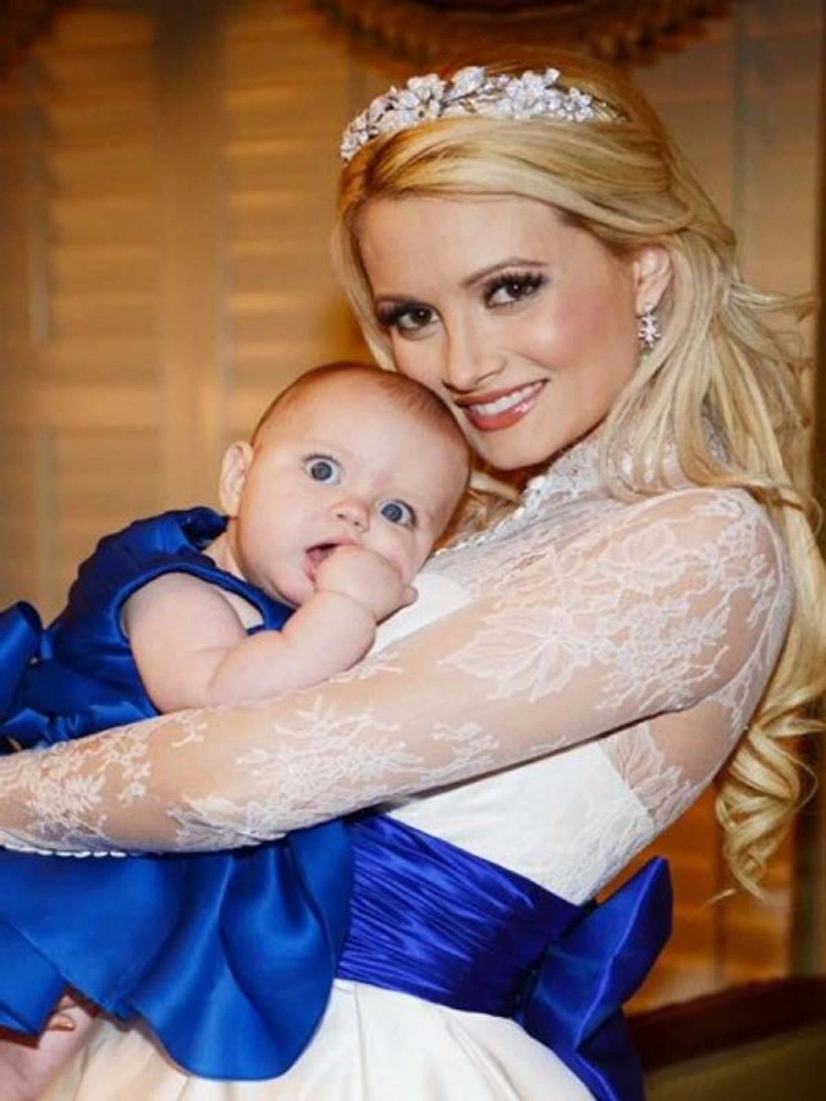 holly madison als romantische disney prinzessin