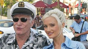 Hugh Hefner und Holly Madison - Foto: IMAGO / YAY Images