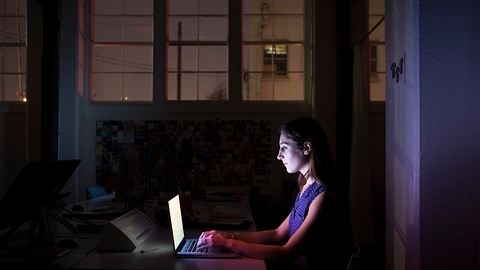 Stadt will Energie sparen und schickt Mitarbeiter ins Homeoffice! - Foto: Heath Korvola/Getty Images (Symbolbild)
