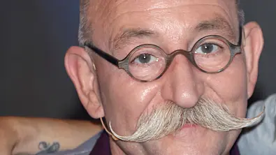 Horst Lichter muss jetzt ganz stark sein! Seine schlimme Vergangenheit holt ihn wieder ein... - Foto: IMAGO / Eventpress