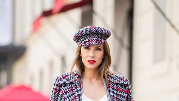 Hüte und Mützen sind perfekte Winteraccessoires: Wir verraten, was zu welcher Gesichtsform passt. - Foto: Getty Images Hüte und Mützen sind perfekte Winteraccessoires: Wir verraten, was zu welcher Gesichtsform passt. - Foto: Getty Images