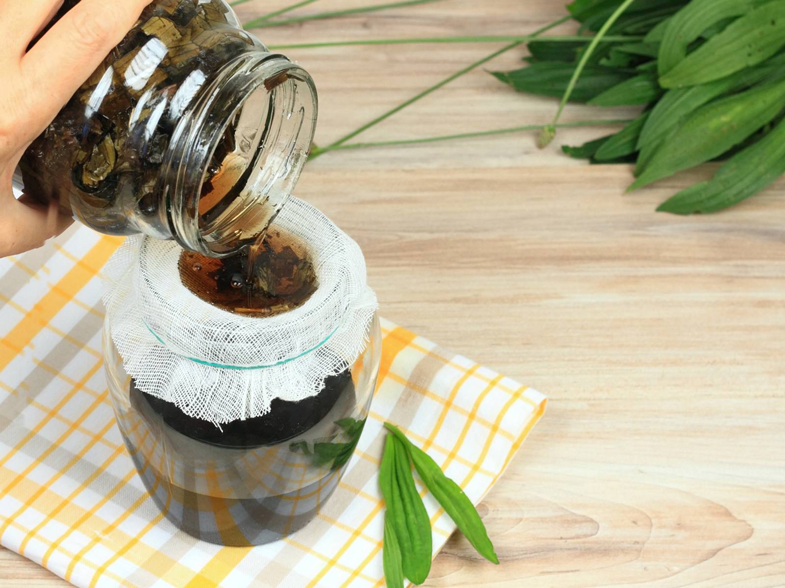 Hustensaft selber machen: 5 Rezepte, die wirklich helfen | Wunderweib