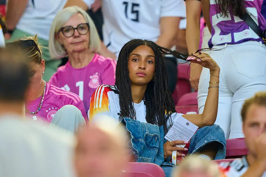 Aaliyah Mohamed ist die Frau an der Seite von Florian Wirtz Aaliyah Mohamed ist die Frau an der Seite von Florian Wirtz