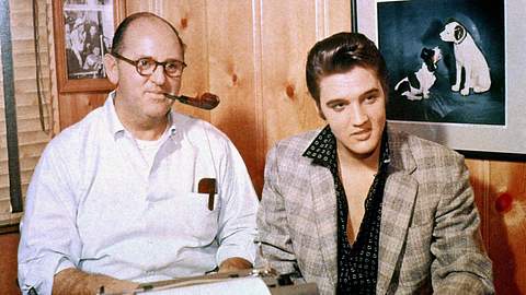 Elvis und Colonel Tom Parker - Foto: IMAGO / Cinema Publishers Collection