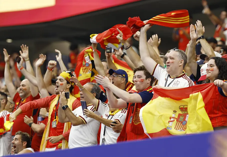 Spanien-Fans jubeln im Stadion bei der Fußball-WM 2026 Spanien-Fans jubeln im Stadion bei der Fußball-WM 2026