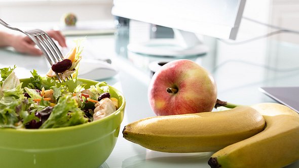 Gesunde Ernährung stärkt dein Immunsystem. - Foto: iStock/AndreyPopov