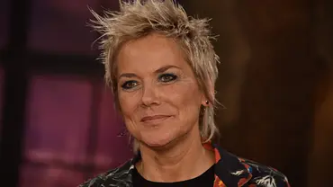 Inka Bause hat die Hoffnung noch nicht aufgegeben - Foto: IMAGO / Horst Galuschka