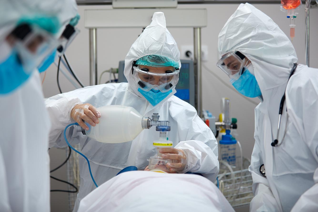 Gefahr für Ungeimpfte: Sie landen deutlich häufiger im Krankenhaus. (Symbolbild) Gefahr für Ungeimpfte: Sie landen deutlich häufiger im Krankenhaus. (Symbolbild)