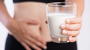 Ist Ayran gesund und hilft er beim Abnehmen? - Foto: spukkato/iStock