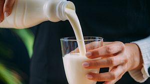 Ist Kefir gesund? Was du noch nicht wusstest - Foto: microgen/iStock