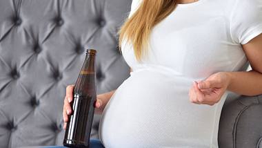 Alkoholfreies Bier in der Schwangerschaft (Symbolbild) - Foto: Pridannikov/iStock