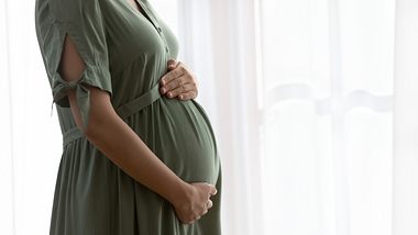 Geburtskleid - Foto: iStock / fizkes