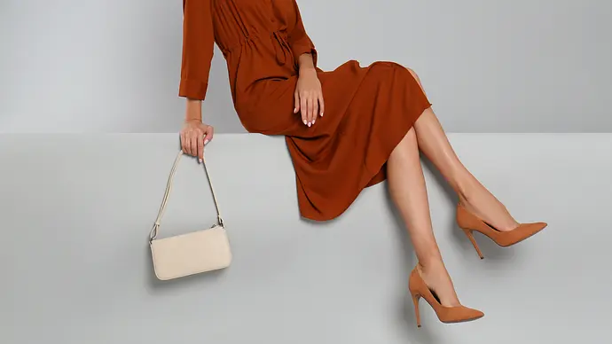 Blusenkleid H&M - Foto: iStock/ Liudmila Chernetska Blusenkleid H&M - Foto: iStock/ Liudmila Chernetska