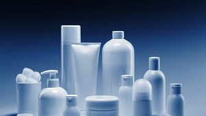 Shampoo Deo Flaschen - Foto: iStock/ Lorado