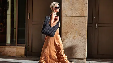 Sommerkleid  - Foto: iStock / AnnaZhuk