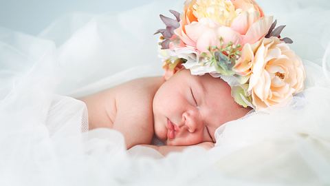 Florale Babynamen: Die schönsten Mädchennamen für Blumenkinder - Foto: iStock/ druvo