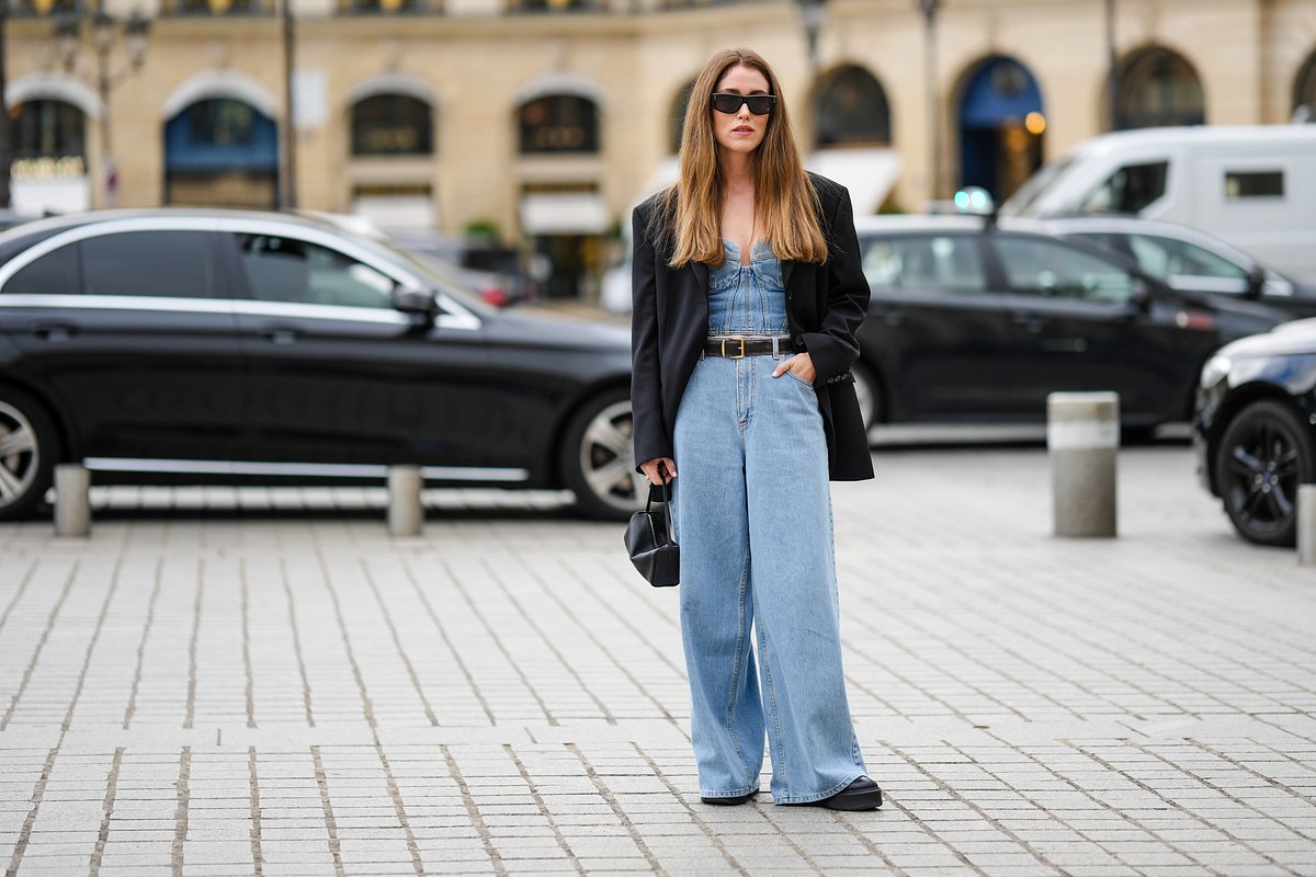 Wide Leg Jeans: Mit diesem Schnitt ist ein trendiges Outfit sicher