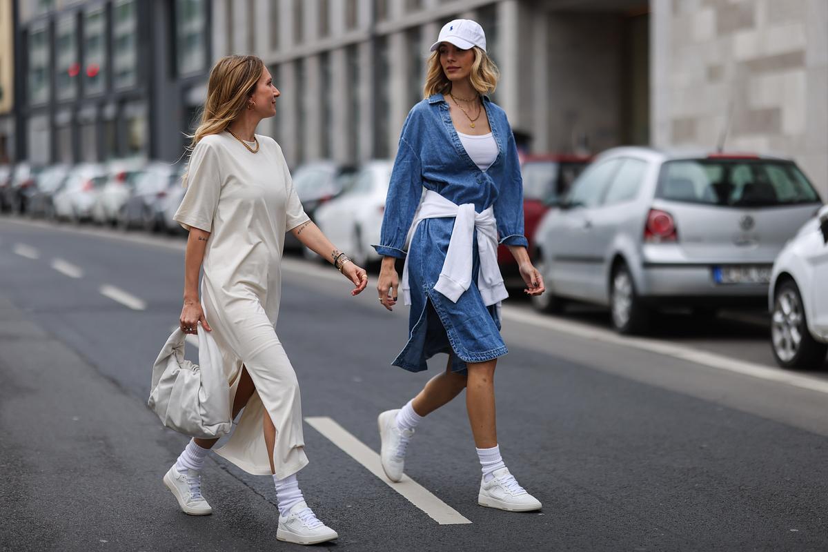 Jeanskleid kombinieren – die schönsten Styling-Ideen für Ihr Jeanskleid