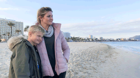 Jennifer Matthias und ihr Sohn Leon vermissen Jens Büchner. - Foto: TVNOW / 99pro Media