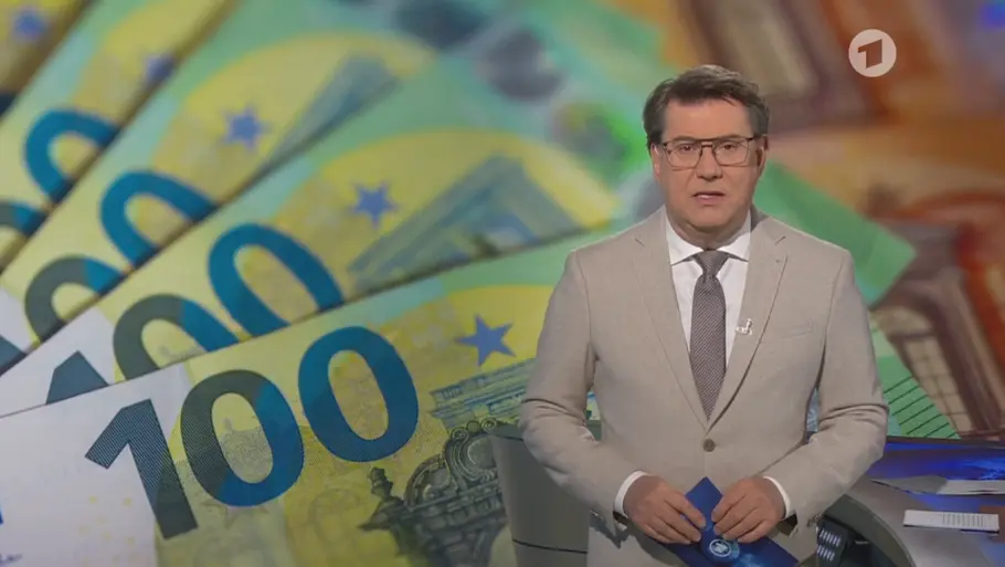 Jens Riewa überrascht mit neuem Look. Jens Riewa mit Brille in der Tagesschau.