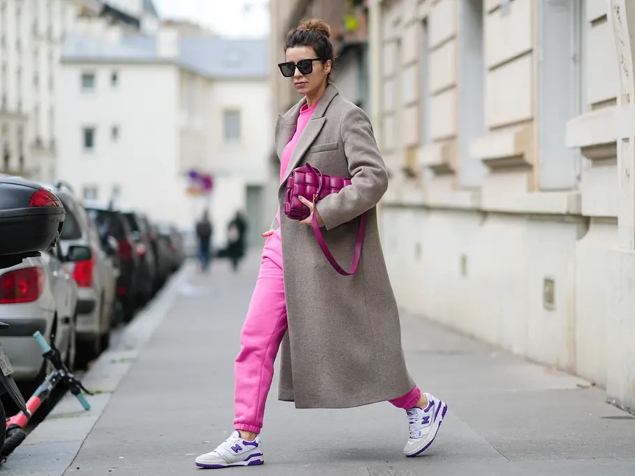 Jogginghosen Outfit mit Mantel Jogginghosen Outfit mit Mantel.
