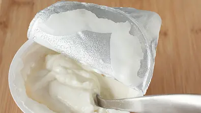 Joghurt-Wasser ist sogar sehr gesund. - Foto: iStock