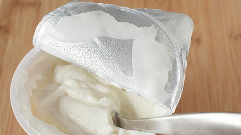 Joghurt-Wasser ist sogar sehr gesund. - Foto: iStock
