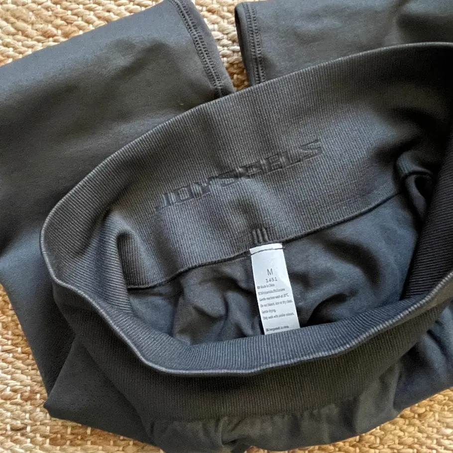 Figurformende Leggings im Test: Innenbund Innenbund der figurformenden Leggings im Test