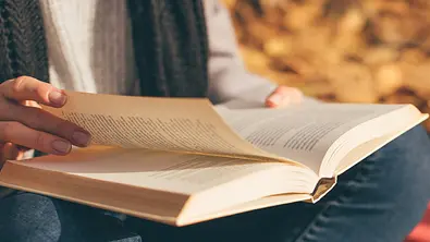 Jugendbücher Fantasy - Foto: Alina Rosanova/iStock