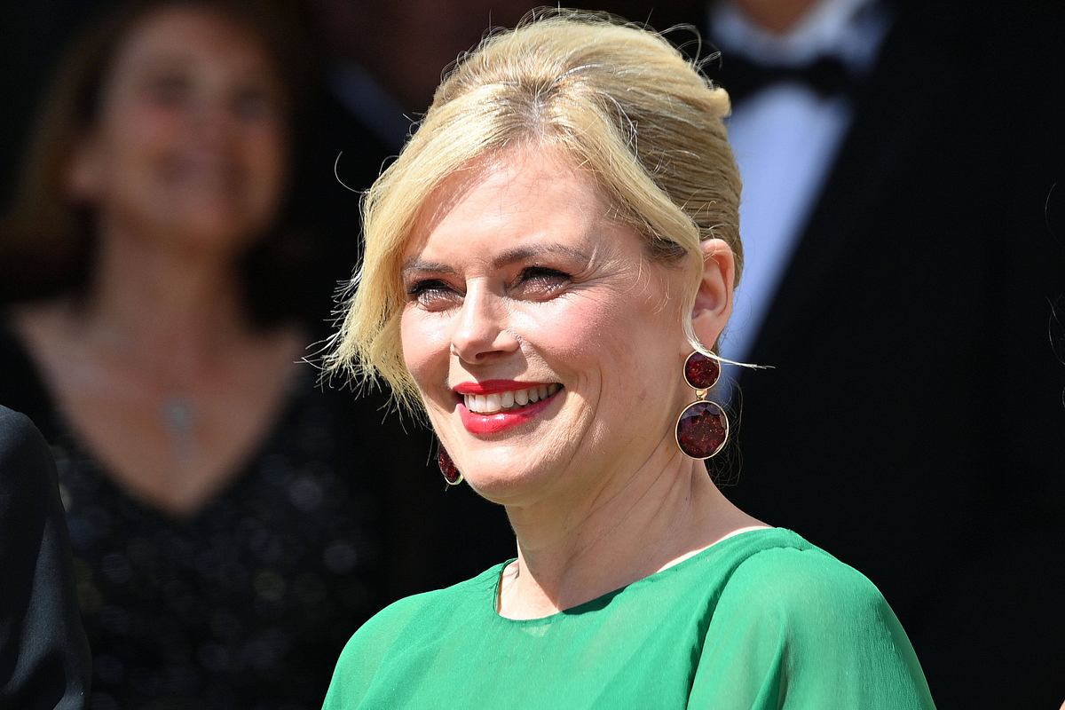Porträt von Julia Klöckner, hier bei Eröffnung der Bayreuther Richard Wagner Festspiele im Juli 2025 auf dem roten Teppich.