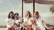 Was macht man am Junggesellinnenabschied? Wir haben Tipps und Ideen für jeden Braut-Typ. - Foto: iStock
