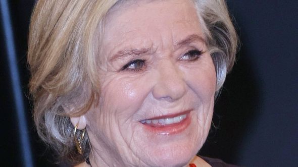 Jutta Speidel: Ihr großes Glück mit 70 Jahren! - Foto: Tristar Media/Getty Images