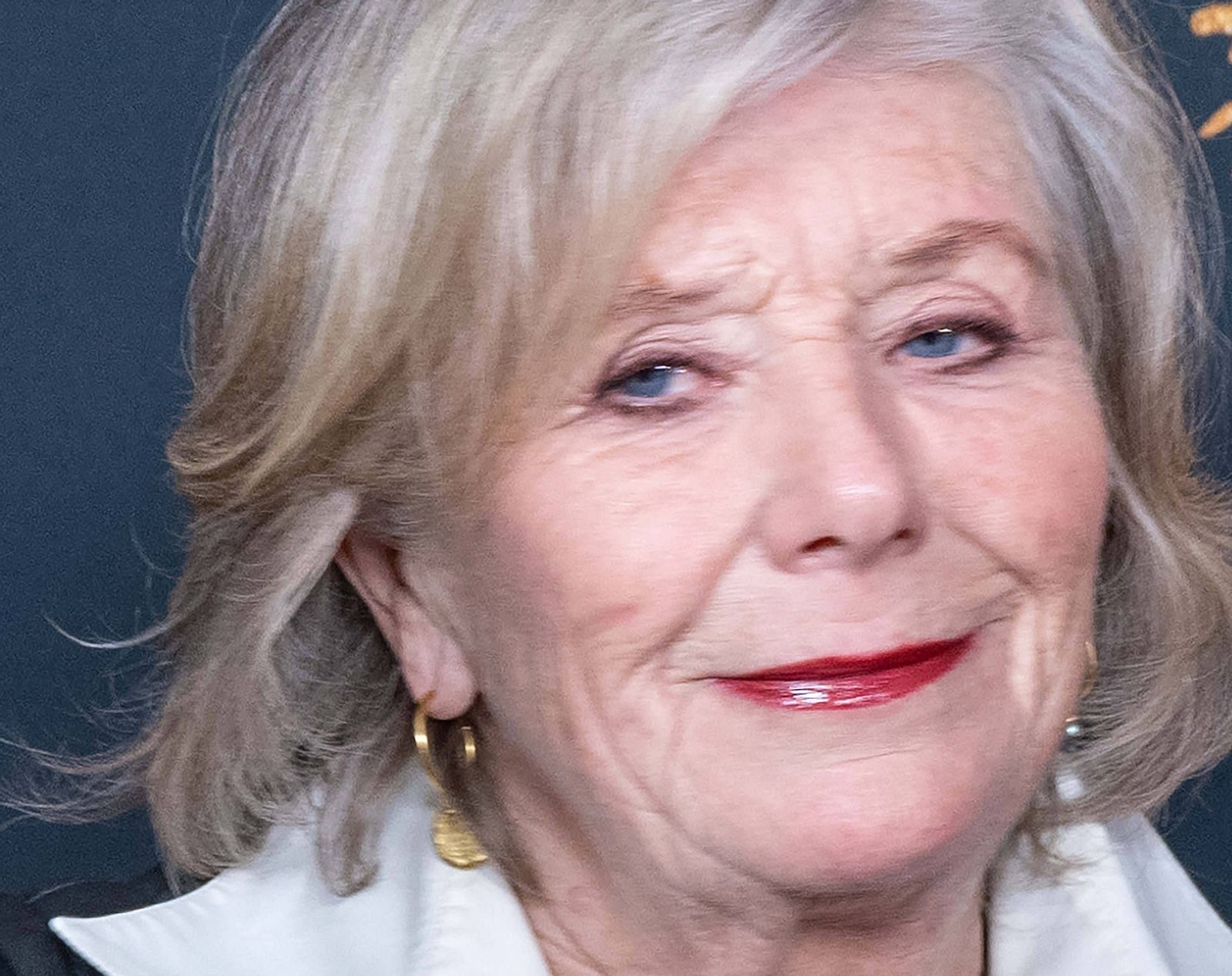 Jutta Speidel - So hält sie sich den Spiegel vor! | Wunderweib Jutta Speidel - So hält sie sich den Spiegel vor! | Wunderweib