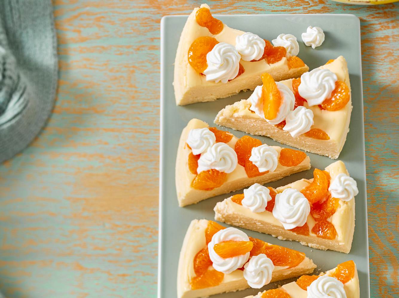 Es brauch weder Boden noch Zucker für einen cremigen Käsekuchen.