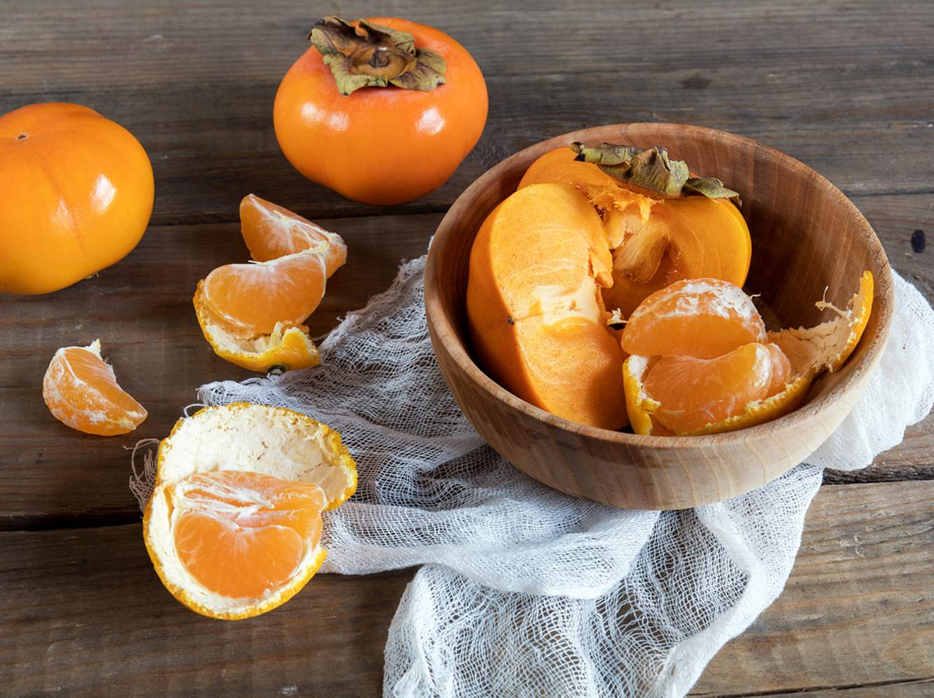 Kakis und Mandarinen sind auch im Winter erhältlich und schnell zubereitet. Kakis und Mandarinen sind auch im Winter erhältlich und schnell zubereitet.