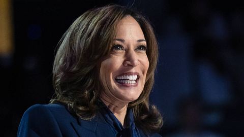 Kamala Harris & Ihr Ehemann Doug Emhoff: Diese Fotos zeigen ihre Liebe! - Foto: IMAGO / ZUMA Press Wire