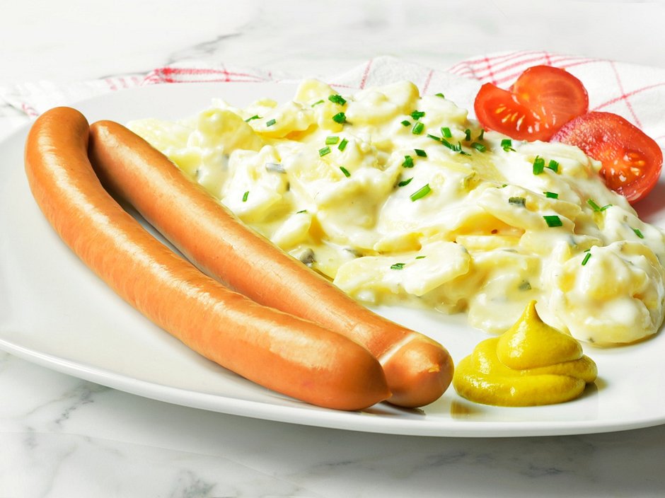 Kartoffelsalat mit Würstchen an Heiligabend Wunderweib