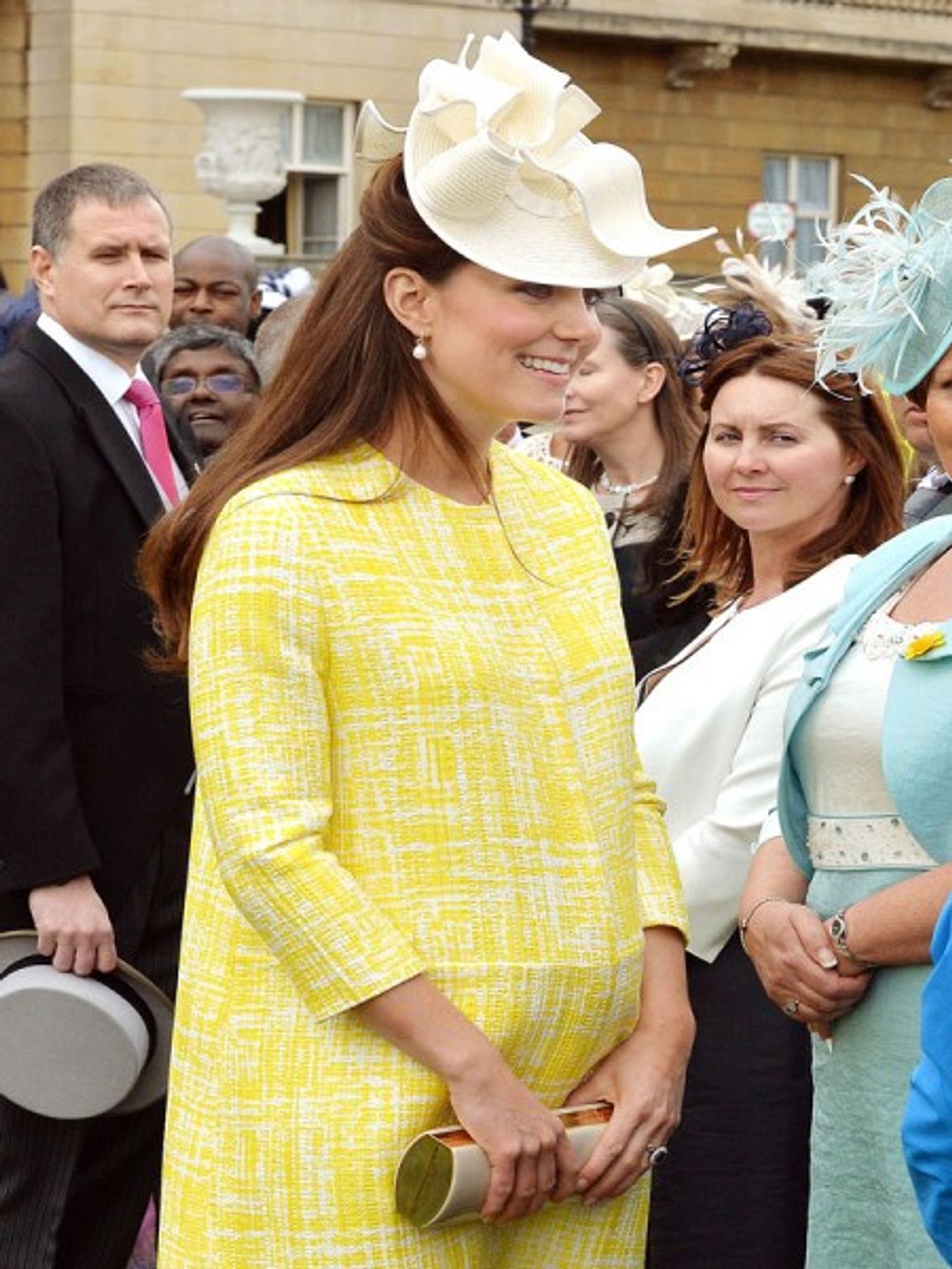 kate middleton schwanger im zitronengelben schwangerschafts outfit